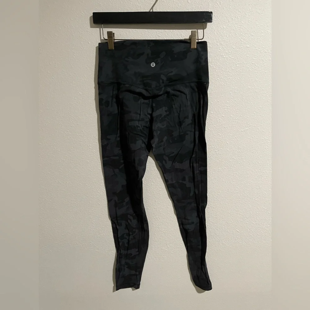 Lululemon black camo aligns - Picture 2 of 2